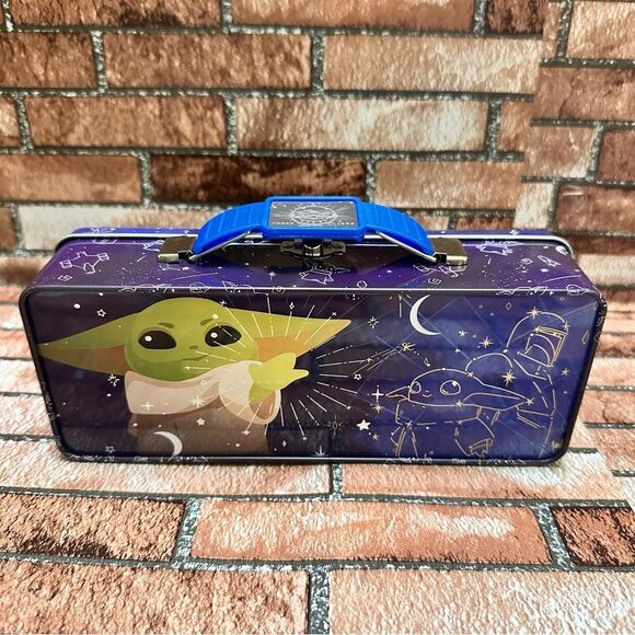 Star Wars The Mandalorian Grogu Tin Metal carrier box - Picture 8 of 11